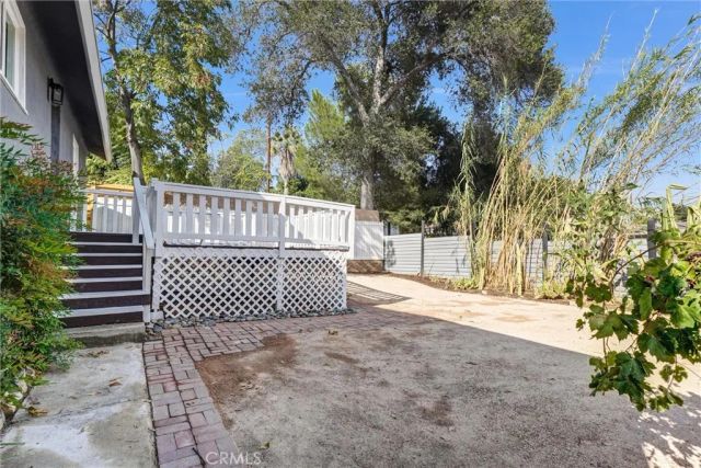 9246 Rowell Ave., Chatsworth, CA 91311