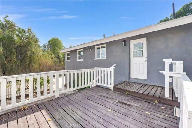 9246 Rowell Ave., Chatsworth, CA 91311