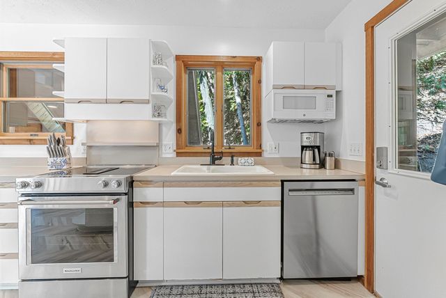 4618 Crystal Drive, Lake Twp, MI 49617