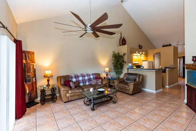 3673 KINGS ROAD 102, Palm Harbor, FL 34685