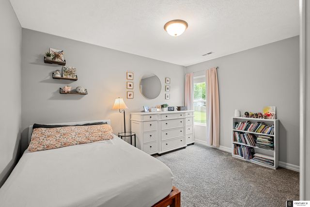 2702 S 46th Street, Omaha, NE 68106