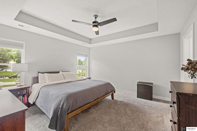 2702 S 46th Street, Omaha, NE 68106