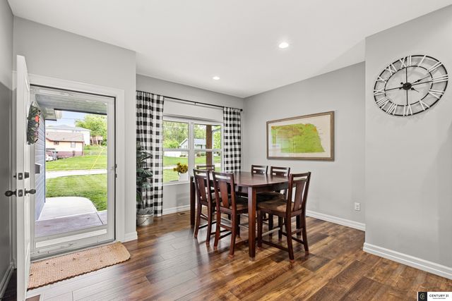 2702 S 46th Street, Omaha, NE 68106