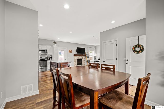 2702 S 46th Street, Omaha, NE 68106