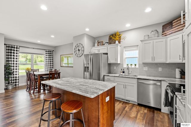 2702 S 46th Street, Omaha, NE 68106