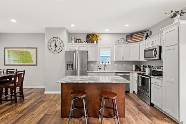 2702 S 46th Street, Omaha, NE 68106