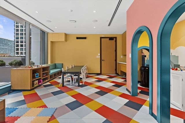 133 Seaport Blvd U1017, Boston, MA 02210