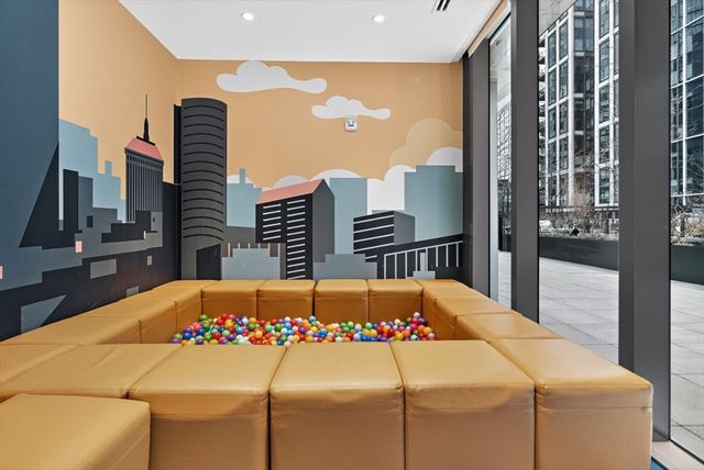 133 Seaport Blvd U1017, Boston, MA 02210