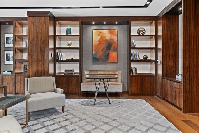 133 Seaport Blvd U1017, Boston, MA 02210