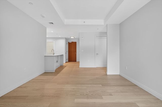 133 Seaport Blvd U1017, Boston, MA 02210