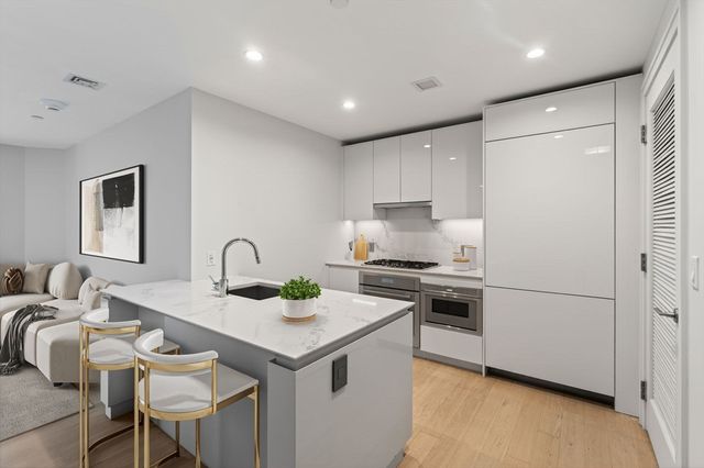 133 Seaport Blvd U1017, Boston, MA 02210