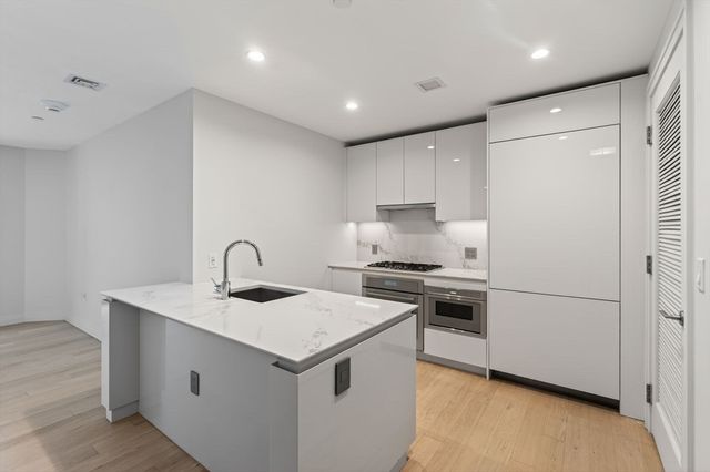 133 Seaport Blvd U1017, Boston, MA 02210