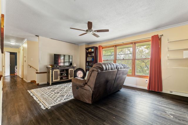 117 SW 58th Drive, Des Moines, IA 50312