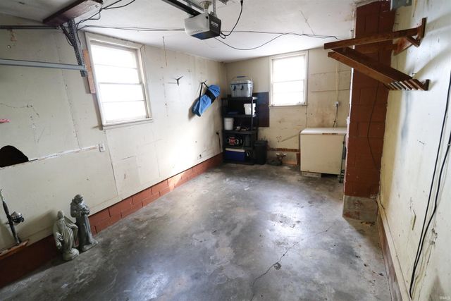 8264 E Schnellville Road, Birdseye, IN 47513