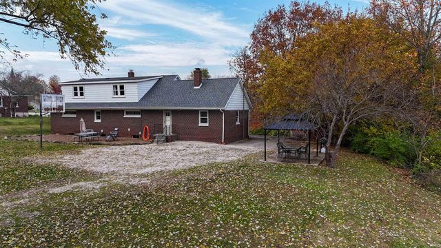 8264 E Schnellville Road, Birdseye, IN 47513