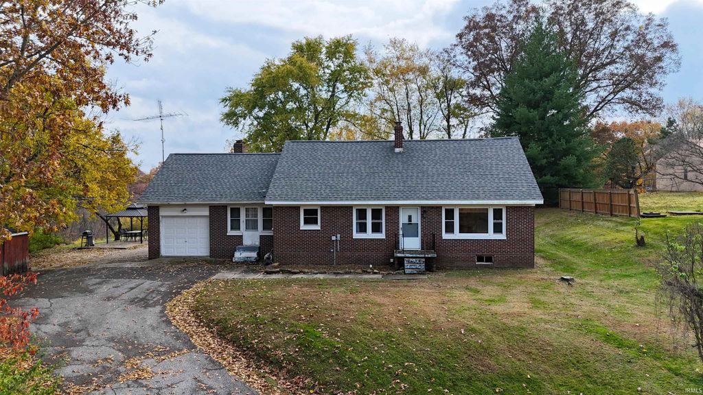 8264 E Schnellville Road, Birdseye, IN 47513