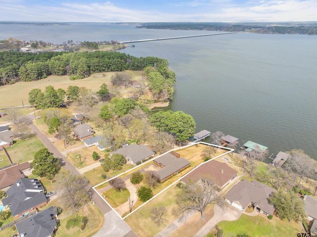 22766 Diamond Bay Drive, Frankston, TX 75763