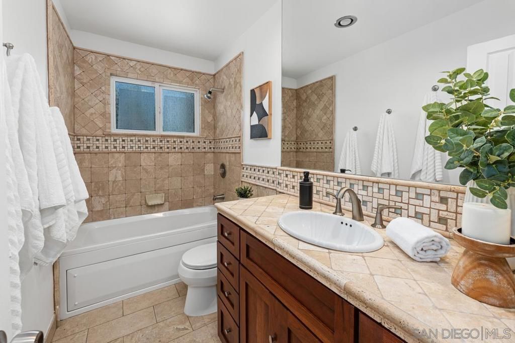 Image 18 of property listing at 5936 Lake Murray Blvd, La Mesa, CA 91942