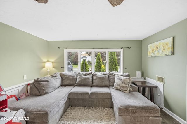 13 Mallory Way, Hamilton, NJ 08610