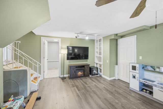 13 Mallory Way, Hamilton, NJ 08610