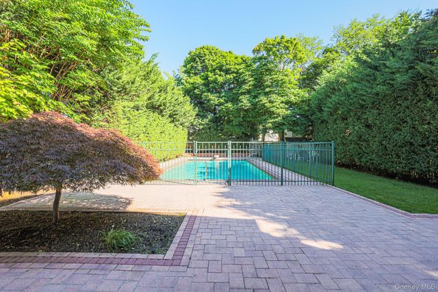 410 Broadway, Cedarhurst, NY 11516