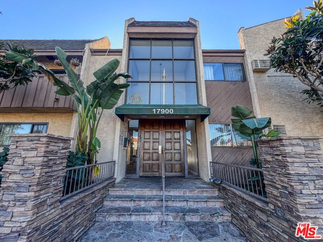 17900 Sherman Way 320, Reseda, CA 91335