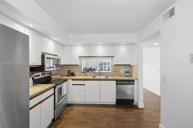 12950 SW 4th Ct 408H, Pembroke Pines, FL 33027