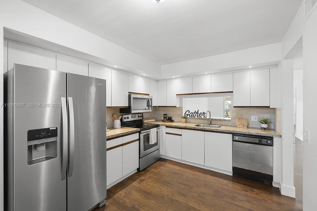 12950 SW 4th Ct 408H, Pembroke Pines, FL 33027