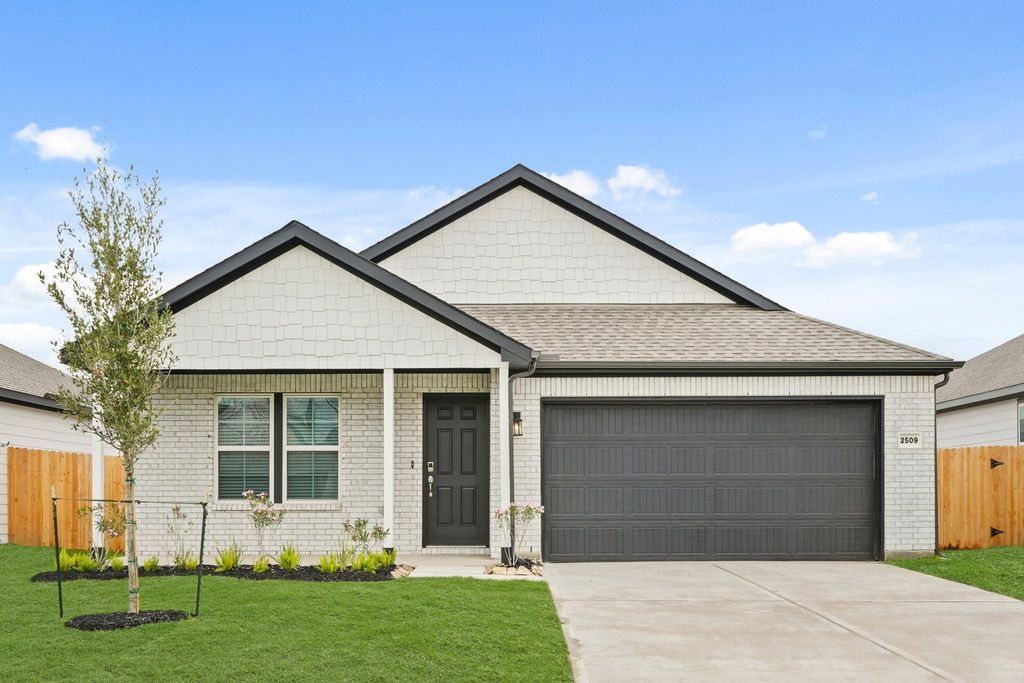 2509 Grace Street, Bay City, TX 77414