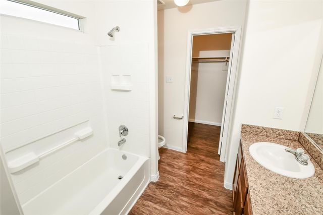 8934 Santo Domingo, Houston, TX 77017