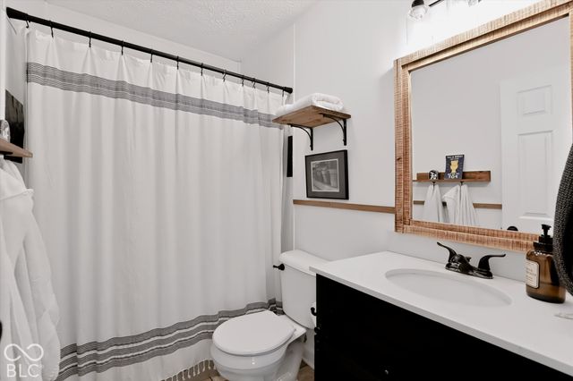 390 Three Notch Lane, Bargersville, IN 46106