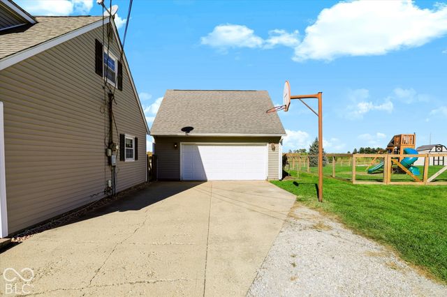 390 Three Notch Lane, Bargersville, IN 46106