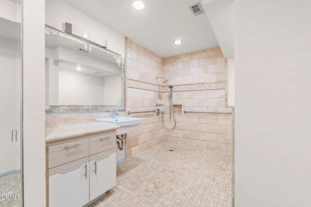 2202 Martinique Lane, Oxnard, CA 93035