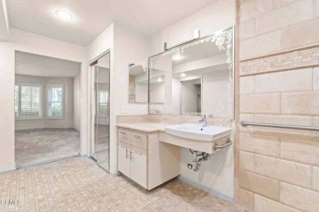 2202 Martinique Lane, Oxnard, CA 93035