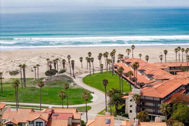 2202 Martinique Lane, Oxnard, CA 93035