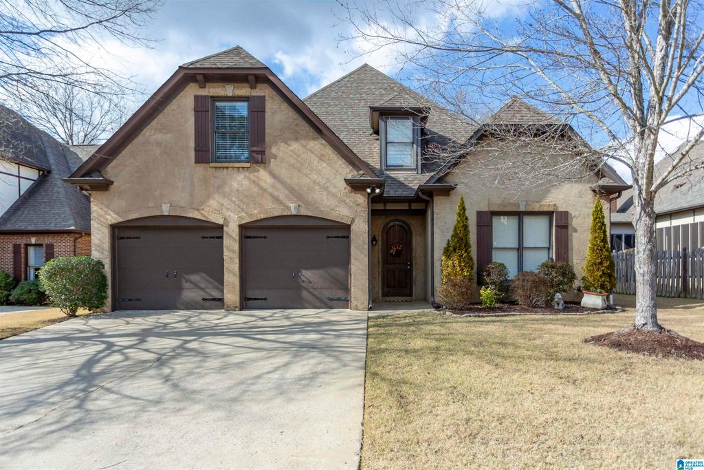 2107 SOUTHBRIDGE COURT, Hoover, AL 35244