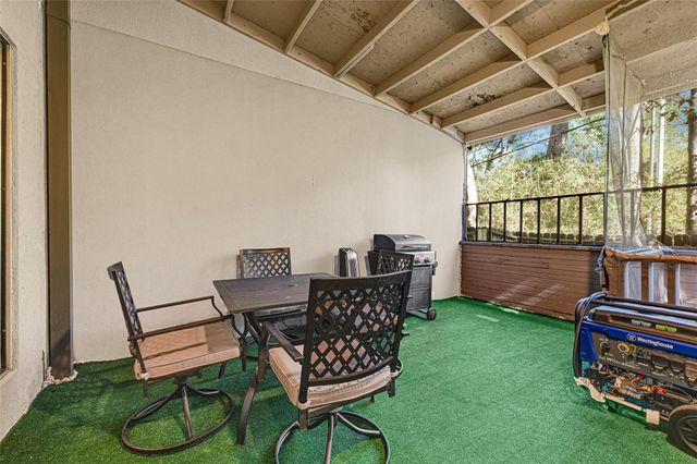 43 Legend Lane, Houston, TX 77024