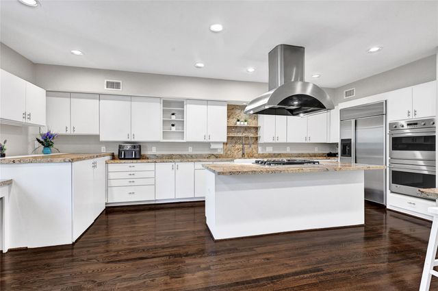 43 Legend Lane, Houston, TX 77024