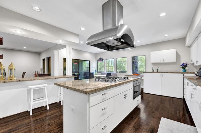 43 Legend Lane, Houston, TX 77024