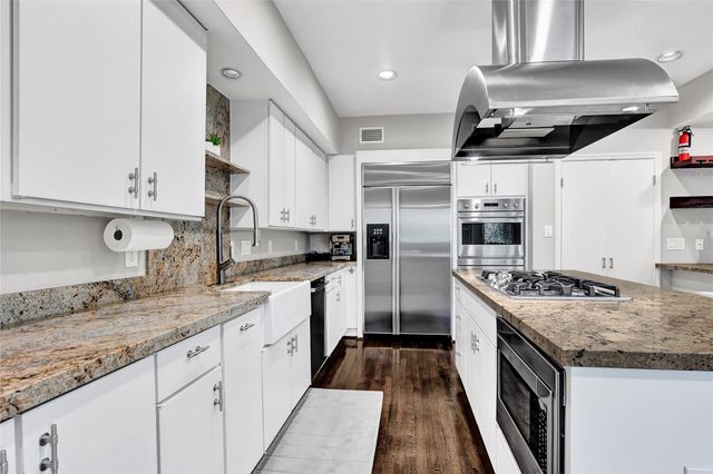 43 Legend Lane, Houston, TX 77024