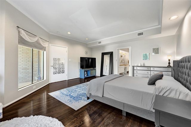 43 Legend Lane, Houston, TX 77024