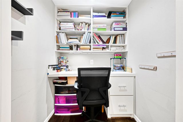 43 Legend Lane, Houston, TX 77024