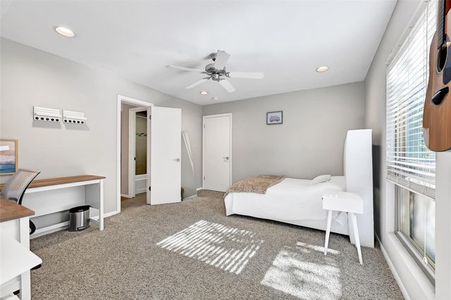 43 Legend Lane, Houston, TX 77024