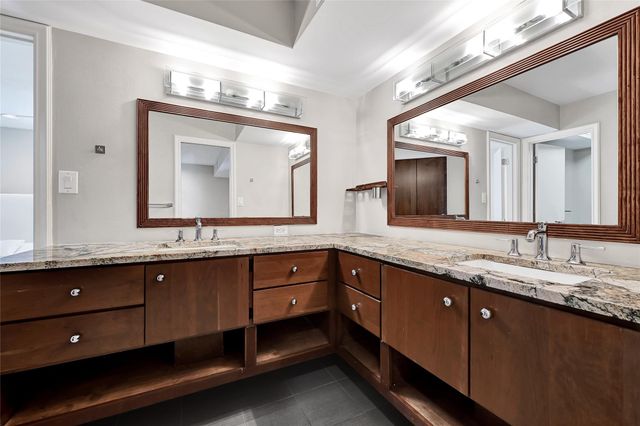 43 Legend Lane, Houston, TX 77024