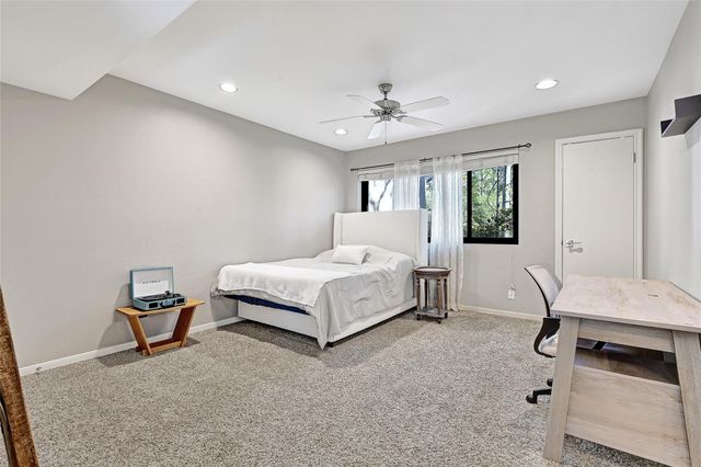 43 Legend Lane, Houston, TX 77024