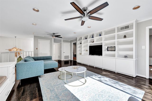 43 Legend Lane, Houston, TX 77024