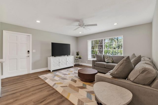 11521 Landing Place E1, North Palm Beach, FL 33408