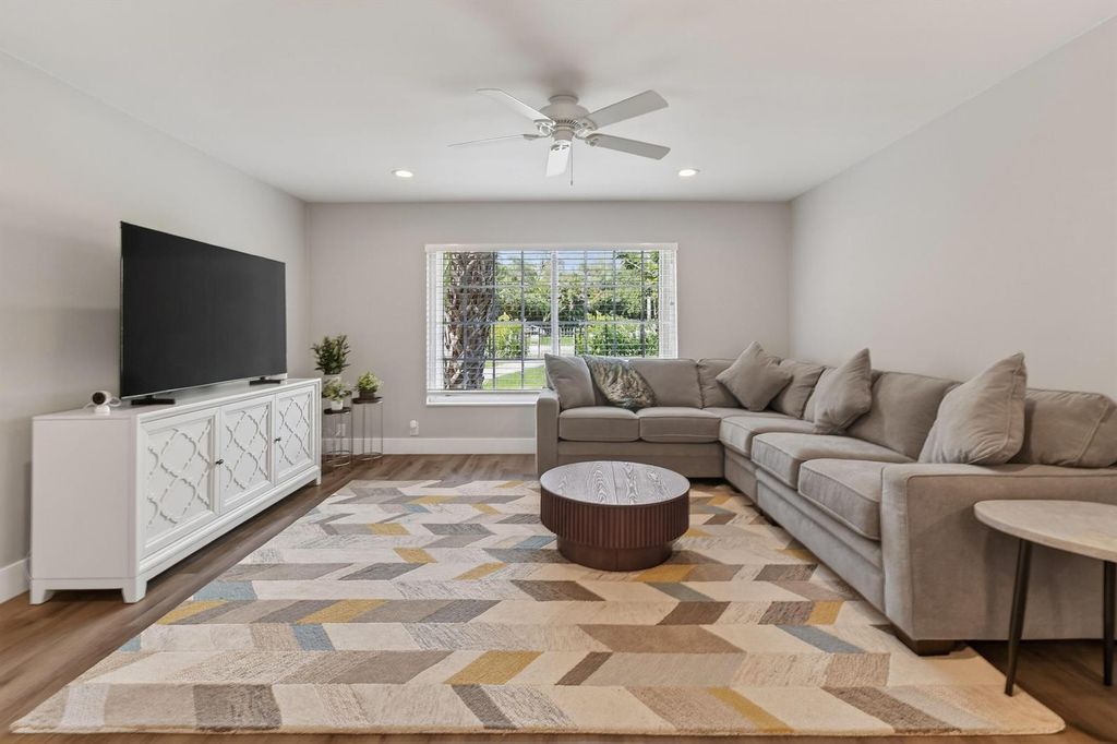 11521 Landing Place E1, North Palm Beach, FL 33408