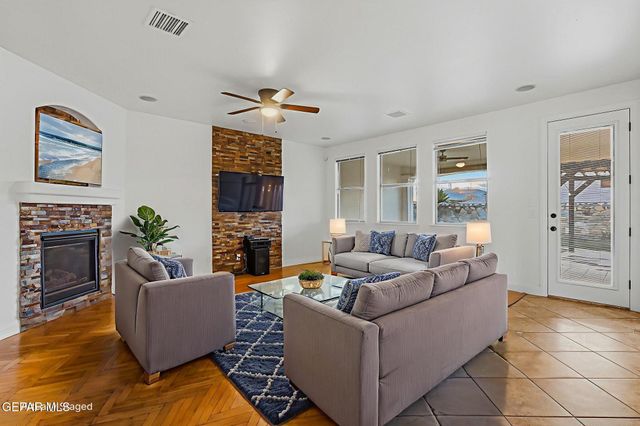 1537 Snowy Plover Street, El Paso, TX 79928