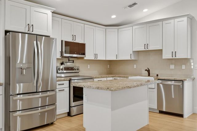 3400 Oxford Ct, Cameron Park, CA 95682